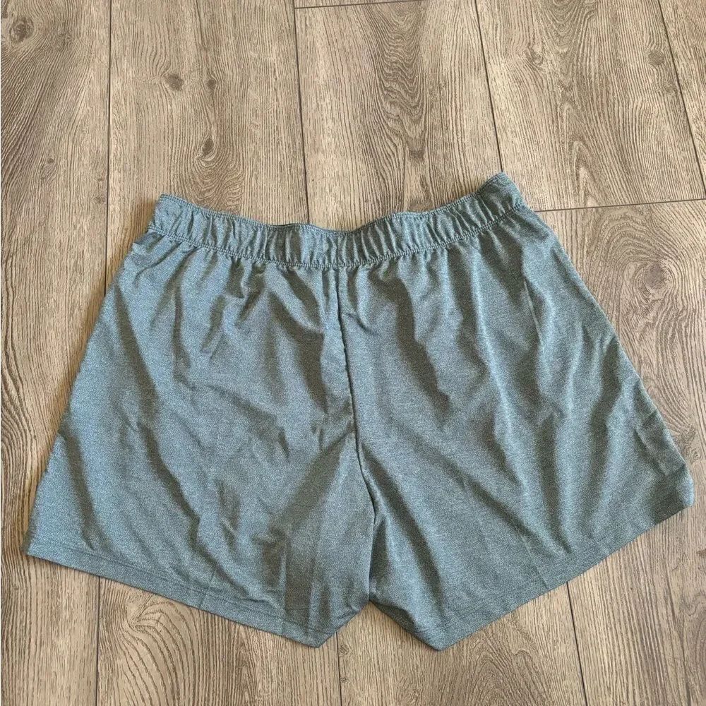 Nike woman’s dri fit shorts very comfortable - Picture 2 of 3